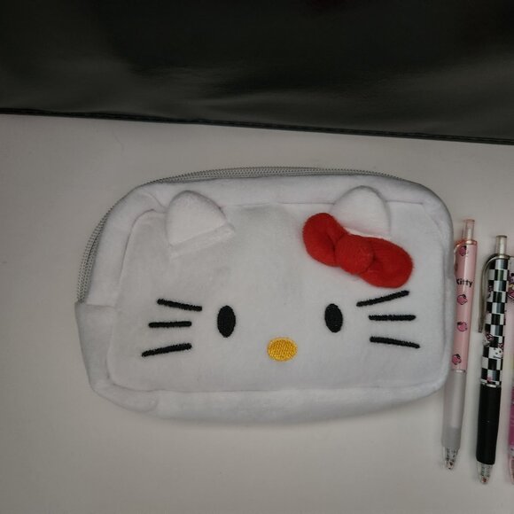 Hello kitty bundle - Picture 2 of 4